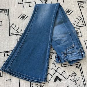 Forever 21 Premium Curvy Flare Jeans Size 24